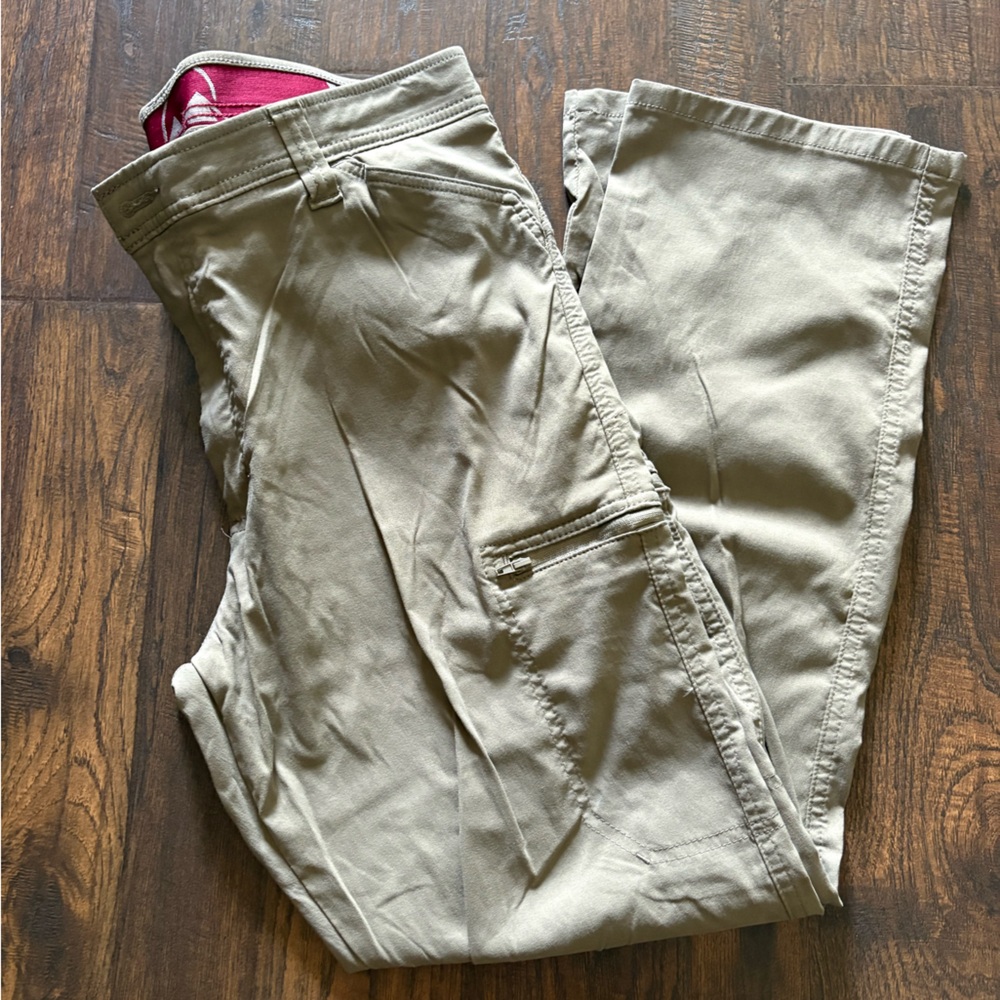 NWOT Wrangler Men's Khaki Chinos